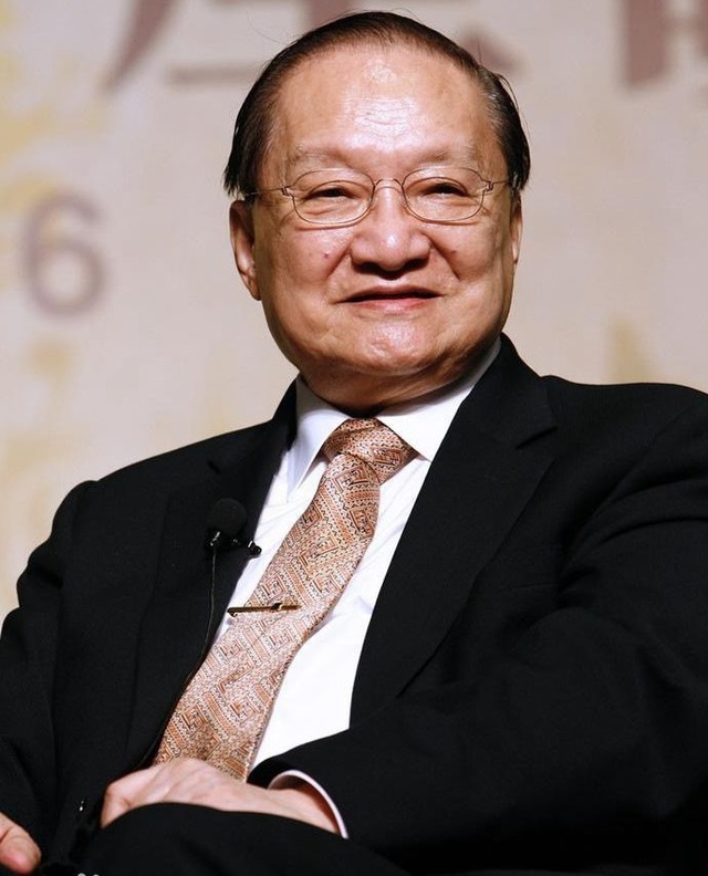 【서울=뉴시스】수많은 작품을 남긴 무협소설계 '태두(泰斗)'로 불리는 중국 무협소설 작가이자 언론인인 진융(김용·金庸 본명, 자량융 査良鏞)이 30일 홍콩에서 별세했다. 향년 94세. (사진출처: 바이두) 2018.10.30