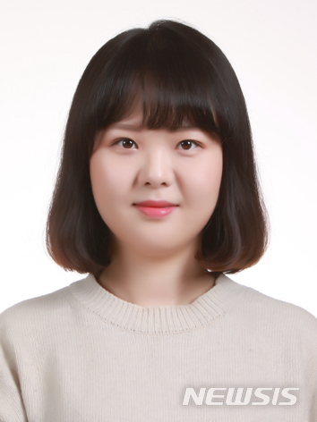 【전주=뉴시스】윤난슬 기자 = 전북대는 야생동물구조관리센터 손지원 수의사가 '한국임상수의학회 추계 학술대회'에서 우수 학술발표상을 받았다고 31일 밝혔다. 2018.10.31.(사진=전북대 제공) photo@newsis.com