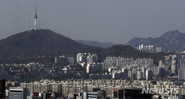 【서울=뉴시스】최진석 기자 = 서울 도심 아파트 단지의 모습. 2018.10.31. myjs@newsis.com