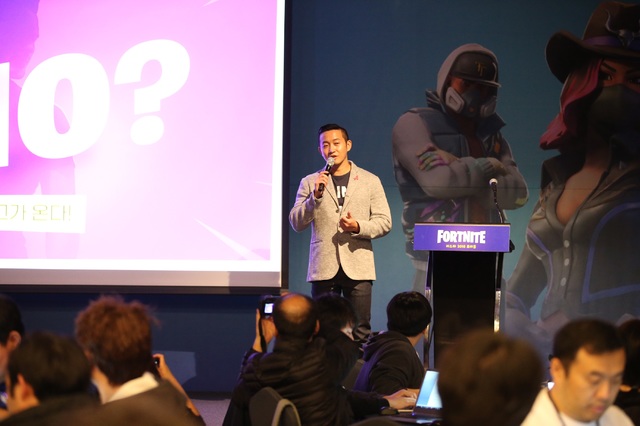 【서울=뉴시스】오동현 기자 = 에픽게임즈 코리아 박성철 대표가 1일 '에픽게임즈 지스타 2018 프리뷰' 행사에서 에픽게임즈의 국내 정식 론칭을 선언했다. odong85@newsis.com (사진=에픽게임즈 코리아 제공) 