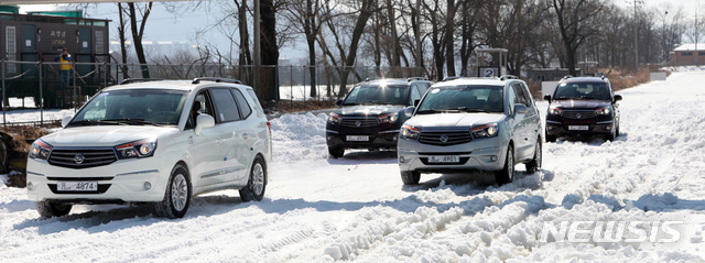 안전 걱정되는 겨울...사륜구동 선택 '운전자' 늘어