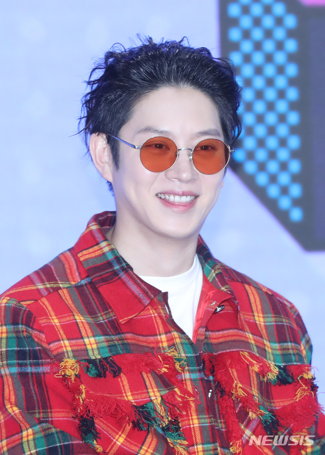【서울=뉴시스】조수정 기자 = MBC 새 교양 '비긴어게임' 제작발표회가 열린 2일 오후 서울강남구 역삼동 액토즈아레나에서 MC를 맡은 슈퍼주니어 김희철이 질문에 답하고 있다. 2018.11.02. chocrystal@newsis.com