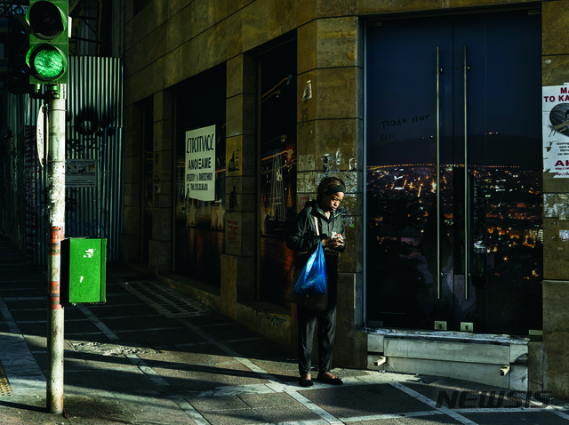 【서울=뉴시스】 이재욱, 신화의 뒷 편#2 2015, 디지털 프린트, 112x149cm Behind the Mythology #2, 2015, digitla c-print 112x149cm