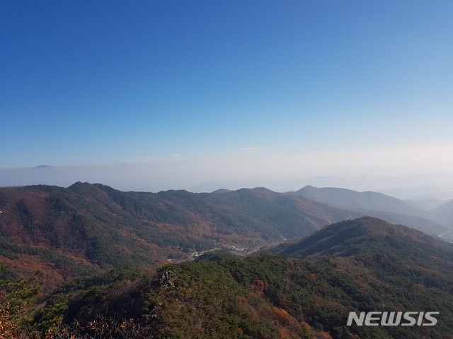 갓바위에서 바라본 팔공산