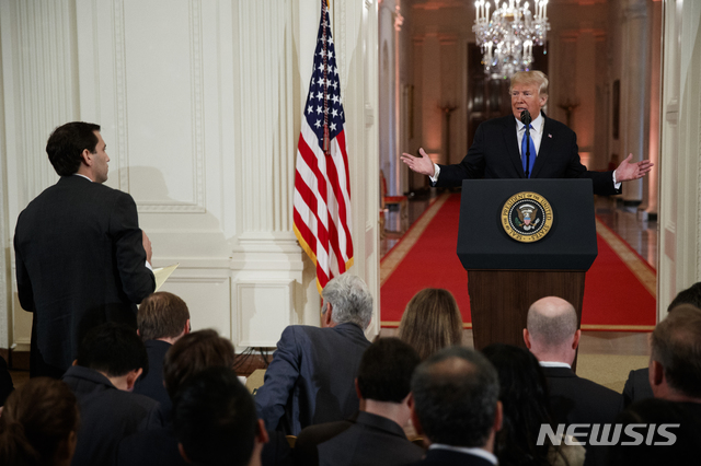 트럼프 "내년초 김정은과 만남 기대…협상 서두르지 않아"(종합)