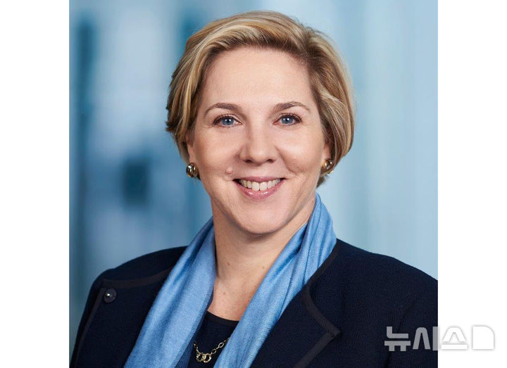 [AP/뉴시스]일론 머스크 후임으로 테슬라 이사회 의장이 된 로빈 덴홈. 테슬라 스톡옵션을 대량 매도해 큰 돈을 번 그의 행위가 테슬라의 미래를 신뢰하지 않는다는 의미로 받아 들여지고 있다. 2025.5.14. 