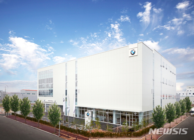 BMW코리아 "미국-한국 리콜 차별? 한국선 판매 안돼" 