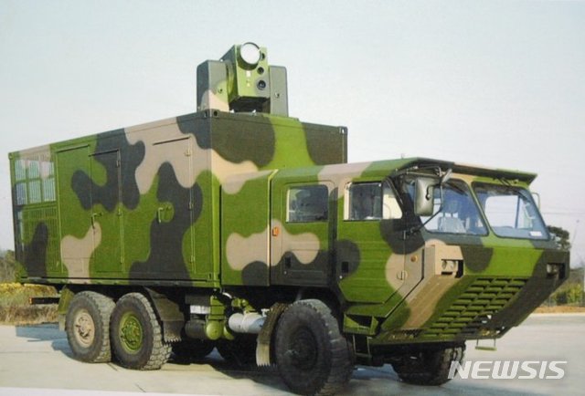 【서울=뉴시스】 중국우주과학산업그룹(CASIC)이 신형 레이저 방어용 요격무기인 LW-30을 공개했다. <사진출처: Jane's 360> 2018.11.11.