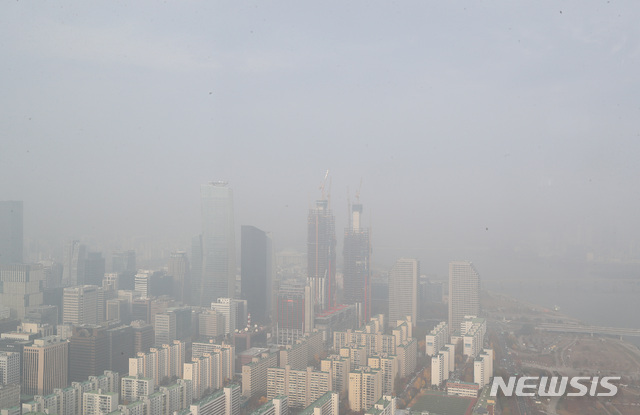 오늘도 미세먼지 '나쁨'…일부 지역 비 내려