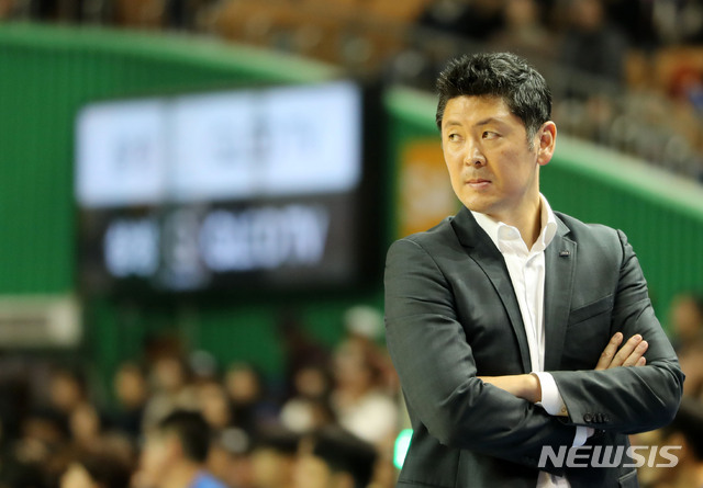 자진 사퇴한 추승균 감독 