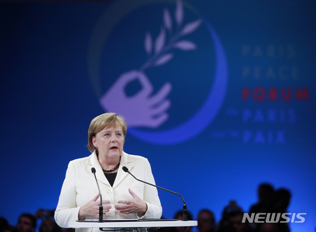 메르켈,파리평화포럼서 "고립주의는 해결책 아니다"