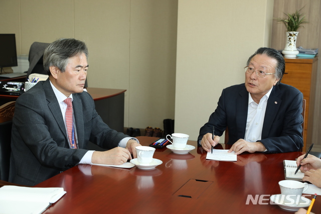 김임권 수협회장 "노량진수산시장 보호대상 法군림 불법상인 아냐"