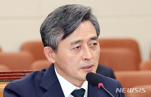 【서울=뉴시스】이종철 기자 = 19일 서울 여의도 국회에서 열린 과학기술정보방송통신위원회 양승동 KBS사장후보자 인사청문회에서 양 후보자가 의원들의 질의에 답변하고 있다. 2018.11.19. jc4321@newsis.com