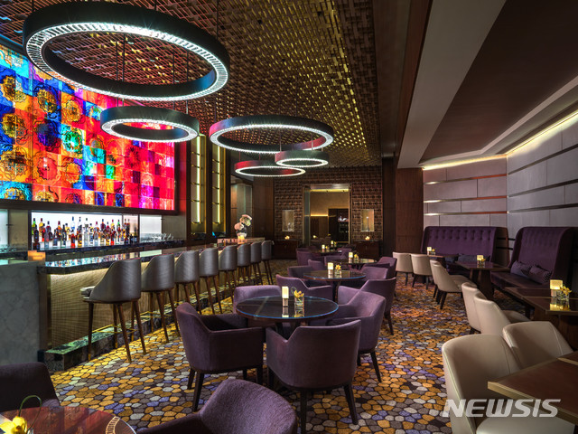 세인트 레지스 마카오 코타이 센트럴 '세인트 레지스 바'