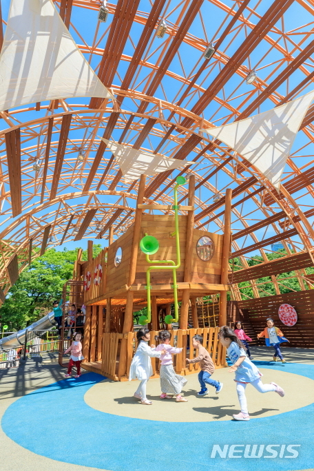 【서울=뉴시스】서울 양천구 쿵쾅쿵쾅 꿈마루놀이터. 2018.11.21. (사진=양천구 제공) 