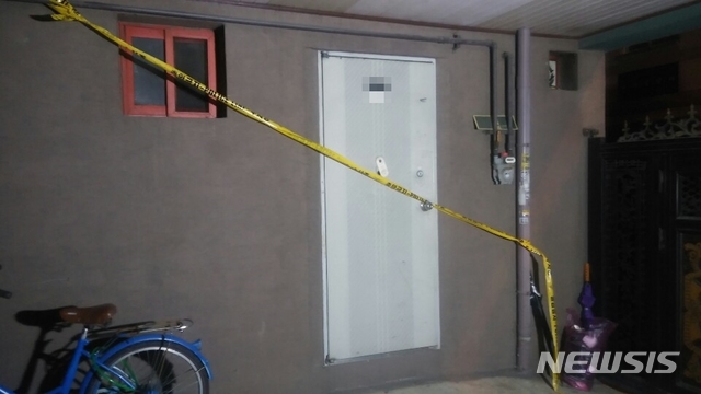 【청주=뉴시스】임장규 기자 = 21일 오후 7시50분께 충북 청주시 흥덕구 한 원룸에서 60대 남성이 함께 술을 마시던 지인을 흉기로 찔러 살해했다. 경찰은 이 남성에 대해 구속영장을 신청했다. 2018.11.22. imgiza@newsis.com