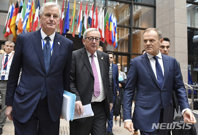 브렉시트 합의 서명…EU 지도자들 "오늘은 슬픈 날"&nbsp; 