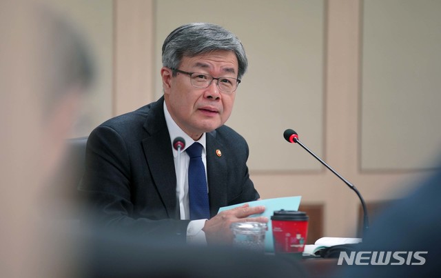 이재갑 장관 "유성기업 폭행사건 유감…노사 간담회 주선"