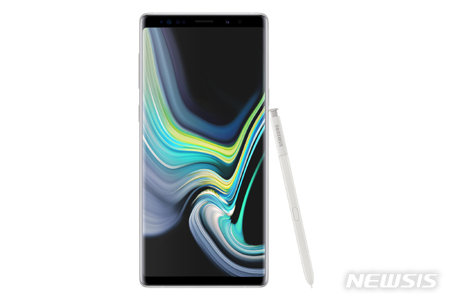【서울=뉴시스】삼성전자가 눈부신 겨울 감성을 담은 갤럭시 노트9 '알파인 화이트(Alpine White)' 색상을 30일 국내에 출시한다고 29일 밝혔다. 2018.11.29 (사진 = 삼성전자 제공) photo@newsis.com