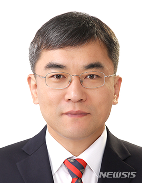 【서울=뉴시스】서승원 더불어민주당 수석전문위원. 5일 중소기업중앙회 정기 이사회를 통해 상근부회장직에 선임됐다. 2018.12.05 (사진=중소기업중앙회 제공) photo@newsis.com