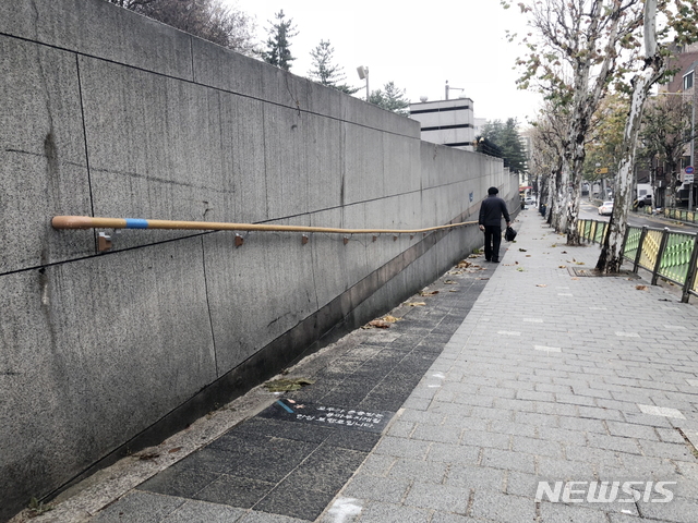 【서울=뉴시스】박대로 기자 =동작구 경사로 보행안전구간. 2018.12.06. (사진=동작구 제공)