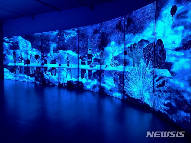 【양평=뉴시스】문영일 기자 = 경기 양평군립미술관은 개관 7주년 기념 2018년 겨울 프로젝트로 '미래를 생각하는 미술'를 주제로 '빛의 파라다이스' 전이 14일 양평군립미술관에서 열린다고 7일 밝혔다. 한호 작 이터널 라이트. 2018.12.07. (사진=양평군립미술관 제공)photo@newsis.com