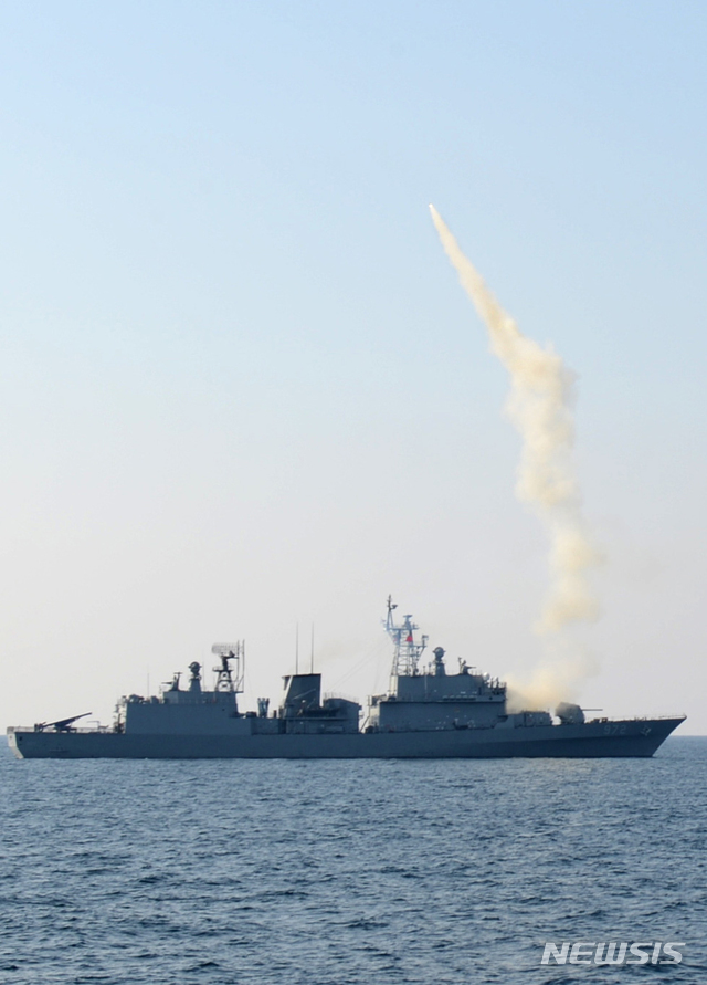 【서울=뉴시스】 함대공 유도탄 발사 모습. (뉴시스DB) 