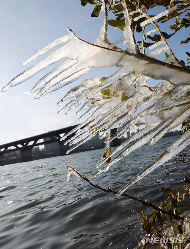 서울 체감온도 -17도…오늘도 최악 한파