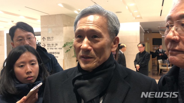 【서울=뉴시스】 김관진(69) 전 청와대 안보실장이 8일 오후 서울 강남구 삼성서울병원 장례식장에 차려진 이재수 전 기무사령관 빈소를 찾았다.