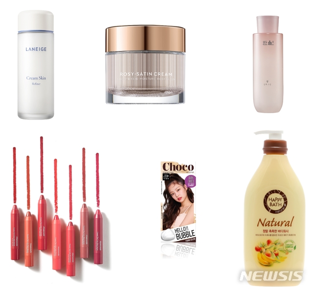 【서울=뉴시스】라네즈 크림스킨, 헤라 로지-사틴 크림, 한율 쌀 진액 스킨, 마몽드 크리미 틴트 컬러 밤, 미쟝센 헬로 버블, 해피바스 내추럴 정말 촉촉한 바디워시(왼쪽부터). 2018.12.12.(사진= 아모레퍼시픽 제공) photo@newsis.com