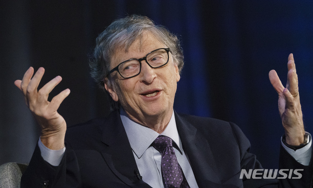  마이크로소포트 창업자인 빌 게이츠는 12일(현지시간) 고소득 계층에 대한 세율을 더 올리는 누진세를 지지하지만 누진세 아이디어를 갖고 있는 급진적 의원들이 초점은 잘못됐다고 밝혔다. < AP 자료사진 > 2019.02.12 