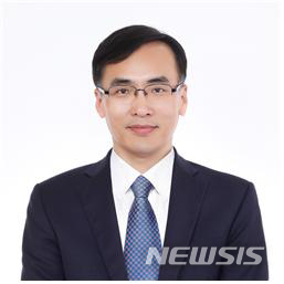 【서울=뉴시스】문재인 대통령이 14일 차관급 16명 인사를 단행하고 국무조정실 제2차장에 차영환 대통령비서실 경제정책비서관을 내정했다. 2018.12.14. (사진=청와대 제공) photo@newsis.com