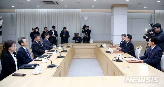 【개성=뉴시스】 남북공동연락사무소에서 열린 남북체육분과회담 모습.