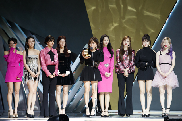 트와이스, 일본인들이 좋아하는 가수 15위···한국 유일