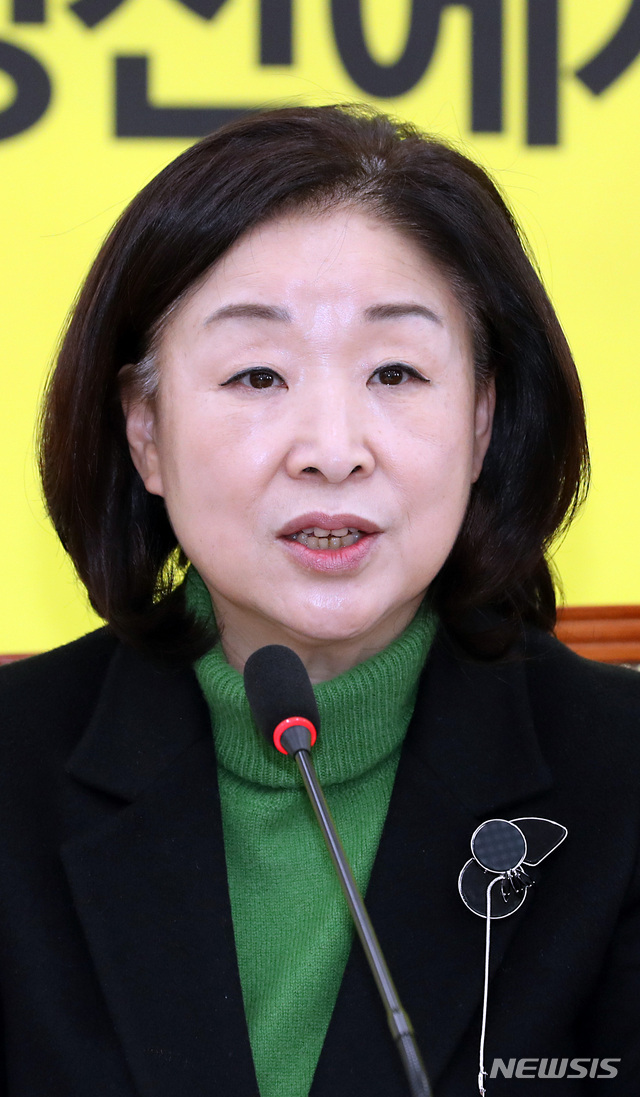 【서울=뉴시스】이종철 기자 = 16일 오전 서울 여의도 국회에서 심상정 정개특위 위원장이 기자간담회를 갖고 선거제도 개혁 관련 모두발언을 하고 있다. 2018.12.16. jc4321@newsis.com