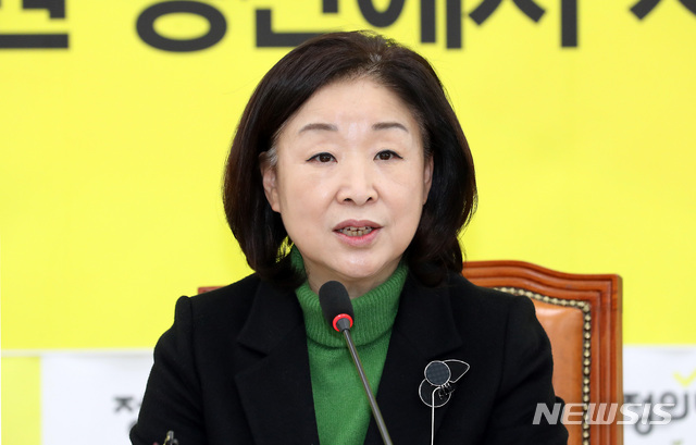 【서울=뉴시스】이종철 기자 = 16일 오전 서울 여의도 국회에서 심상정 정개특위 위원장이 기자간담회를 갖고 선거제도 개혁 관련 모두발언을 하고 있다. 2018.12.16. jc4321@newsis.com