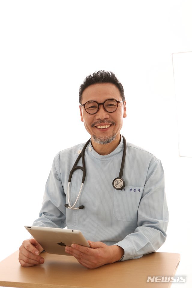 【서울=뉴시스】법무부가 '비전향 장기수' 강용주씨의 보안관찰처분 면제 결정을 17일 내렸다. 사진은 강용주씨 모습. (사진 제공=강용주씨)