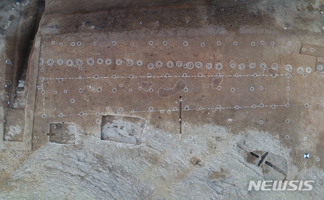 함안 아라가야 추정 왕성지 유적 고상 건물지