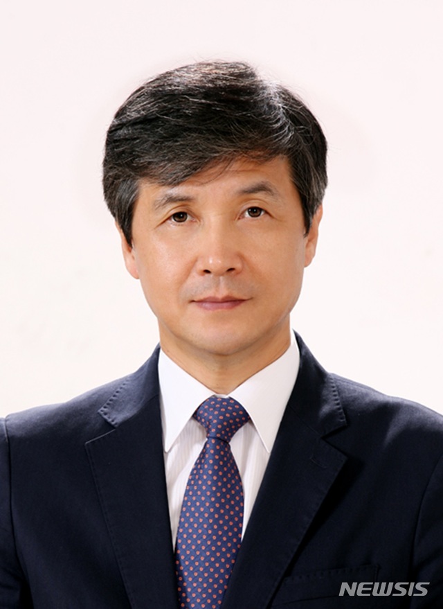 【대전=뉴시스】김양수 기자 = 기초과학연구원(IBS) 중이온가속기건설구축사업단장으로 선임된 권면(60) 박사.2018.12.18(사진=IBS 제공) photo@newsis.com