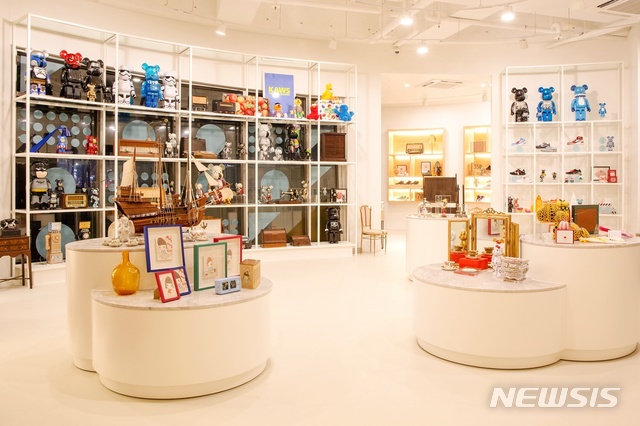 【서울=뉴시스】 레어바이블루 오프라인 매장 전경