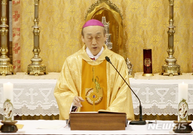 【청주=뉴시스】천주교 청주교구장 장봉훈 가브리엘 주교. (사진=뉴시스 DB) photo@newsis.com