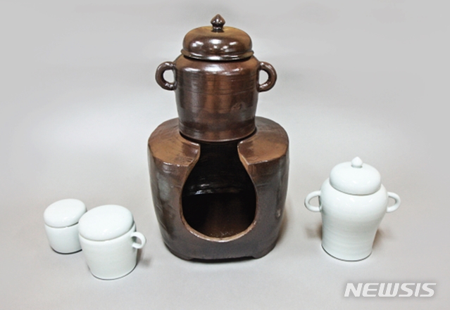 부안청자박물관 전시회, 부풍향차보(扶風鄕茶譜)에 수록된 차 도구 복원작품 (사진 =부안군 제공)