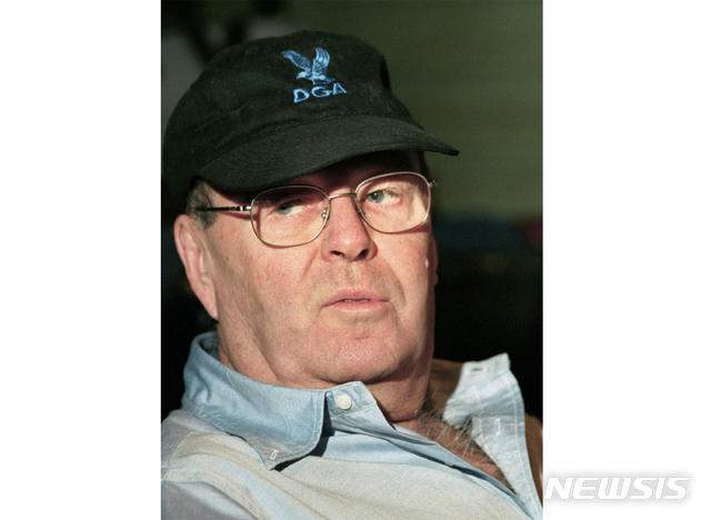 【킨더후크( 미 뉴욕주) = AP/뉴시스】극작가,영화감독, 영화배우로 활동해온 피터 매스터슨. 그는 18일(현지시간) 파킨슨씨 병 합병증으로 뉴욕의 자택에서 사망했다. 향년 84세.&nbsp; 