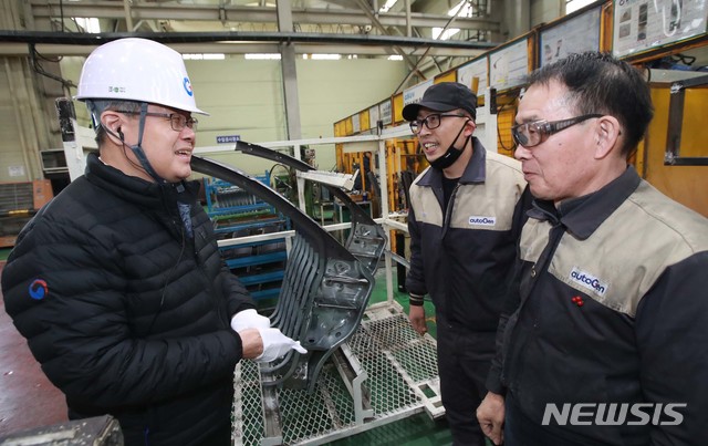 노사정, 위기 고조 車산업 경쟁력·고용 문제 머리 맞댄다 