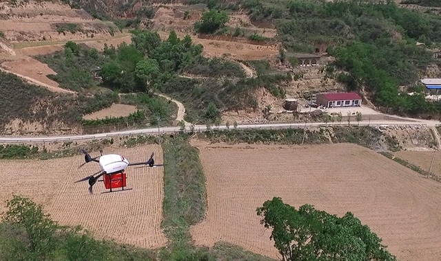 중국 2위 전자상거래 업체 징둥닷컴이 상용화한 소형 드론. 징둥닷컴은 중국 장쑤·산시(陝西)·쓰촨(四川)·하이난(海南) 4개성에서 지난 2017년부터 지금까지 1000회 이상 배송에 성공했다. (사진=JD.com)