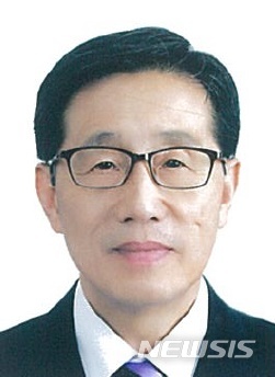 김승환 충북문화재단 대표이사.