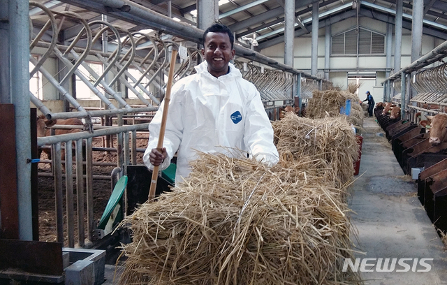 【대전=뉴시스】 충남대 동물자원과학부 박사과정에 재학중인 스리랑카 유학생 찬디마씨.(사진=충남대 제공) 