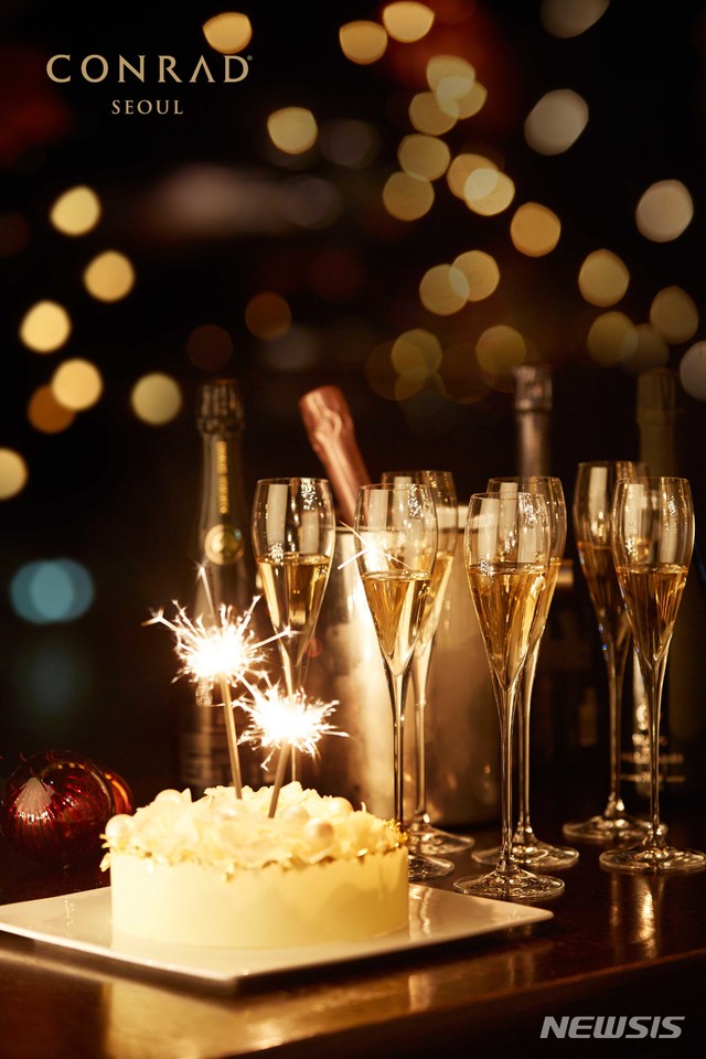 콘래드 서울 '이그제큐티브 라운지'의 '카운트다운 2019 송년 파티'