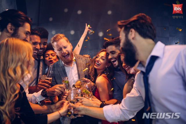 이비스 앰배서더 서울 명동 '르 바'의 '뉴 이어 카운트 다운 파티'