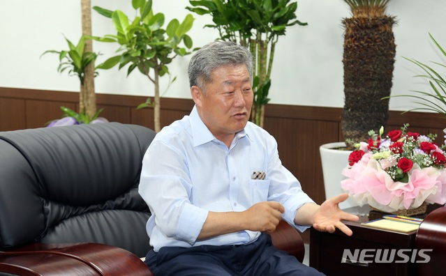 【안성=뉴시스】 정숭환 기자 = 경기 안성시 우석제 시장 인터뷰 모습 (사진 =안성시 제공) 